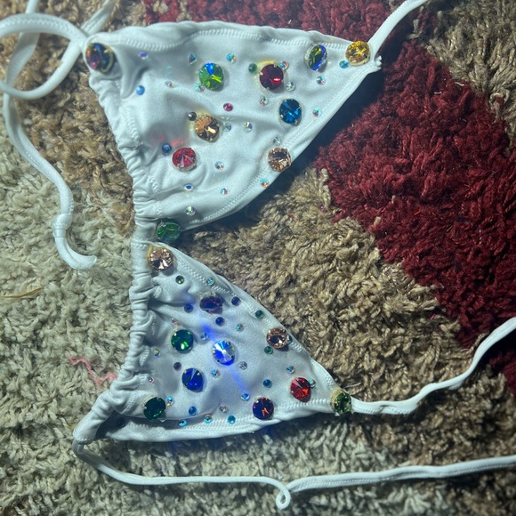 Fancy By Francesca Watson
SAMPLE SALE ALERT originally HANDMADE BIKINI TOP ONLY - Picture 4 of 4